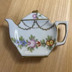 Item thumbnail for item 4e053669-2ea9-4d15-8f0c-9b6cc2eebe7a