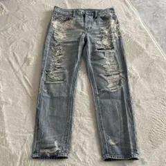 AMERICAN EAGLE ダメージ刺繍入りデニムパンツ　リメイク風