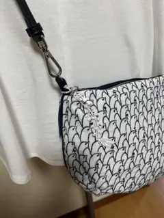 ミナペルホネン ポケットバッグ　troll ブラック ブローチ セット ミナペルホネン ポケットバッグ troll ブラック ブローチ セット
