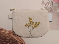 ミニポーチ　ミモザ刺繍