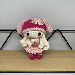ハンドメイド あみぐるみ 女の子 キーホルダー