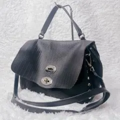 美品✨ザネラート ポスティーナショルダーバッグ 2way スタッズ 総柄のサムネイル