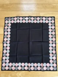 Yves Saint Laurent バラデザイン大判ハンカチ