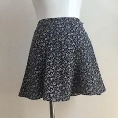 花柄 スカート 黒 未使用