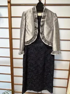 六本木　シルバー フリルジャケット ネイビーレースワンピース　サイズ38