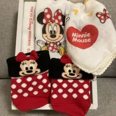 ディズニーリゾート　ミニーマウス 靴下とガーゼ3枚セット 赤 黒 水玉