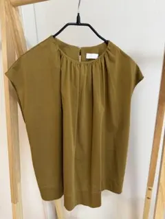 MARNI マルニ ノースリーブ ブラウス カーキ アシンメトリー - メルカリ