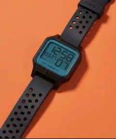 最終価格！NIXON HEAT A1320-5071-00 腕時計 本体のサムネイル