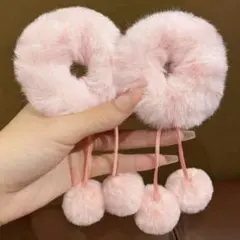 ファーシュシュ　ピンク　ヘアゴム　シュシュ　ポンポン　ぽんぽん　量産型　地雷系