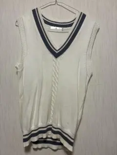ホワイト Vネック ニットベスト
