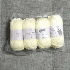ユザワヤ　毛糸　やわらかアクリル　極太　4玉　新品　オフホワイト