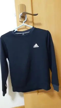 adidas 黒 トレーナー サイズ140