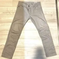 グレー スリムフィット デニムパンツ