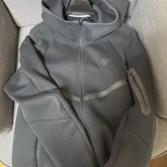 NIKE テックフリース ブラック 赤タグのサムネイル