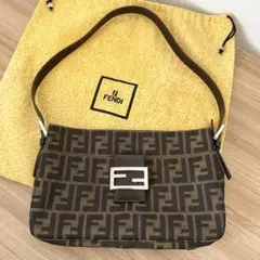 【美品】FENDI フェンディ マンマバケット ズッカ柄 ショルダーバッグのサムネイル