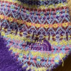 価格見直し。キッズ THE NORTH FACE ニット帽 ポンポン付き。