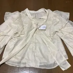 アイボリー フリル付き長袖ブラウス F