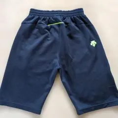 デサント ネイビーショートパンツ サイドライン付き