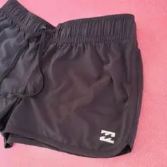 BILLABONG ヴィラボン黒 ショートパンツ ​レディースランニング　水泳
