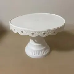 丸い飾り台　ハートくり抜き　白いスタンド