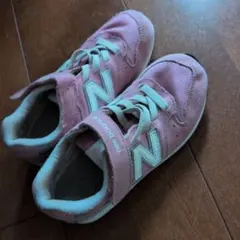 New Balance ピンク スニーカー　18.5センチ