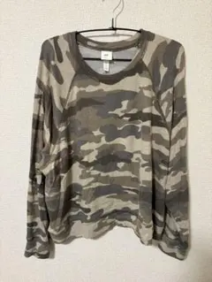 H＆M 迷彩柄トップス