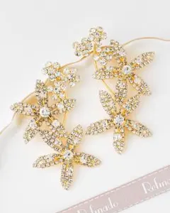 Refinado ゴールド　ブライダル　イヤリング　ダブルフラワークリスタル