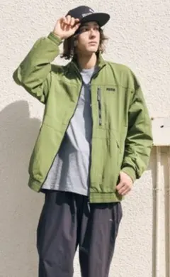 新品★PUMA★プーマ★ジップアップジャケット★オリーブ★M★軽量★のサムネイル