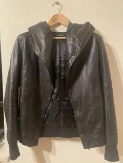 フード付きレザージャケット