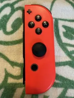 任天堂Switch 純正　ジョイコン　ネオンレッド　右　33