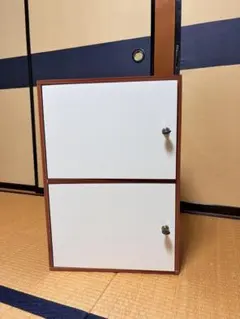 学研 展示品 木製収納キャビネット 赤いアクセント - メルカリ