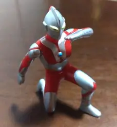 ウルトラマン フィギュア 赤と銀