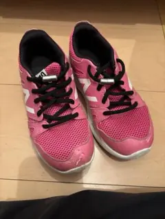 New Balance ピンク スニーカー
