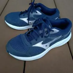 MIZUNO スニーカー ネイビー 運動靴 24.5cmのサムネイル