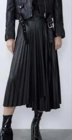ZARA　ロングスカート　プリーツ　フェイクレザー