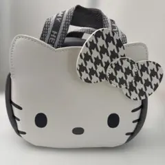 HELLO KITTY × BRILMY ズボラに優しいコスメポーチ セブン限定のサムネイル