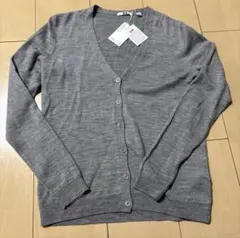新品タグ付きUNIQLO エクストラファインメリノVネックカーディガンS グレー