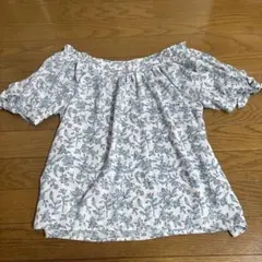 花柄ブラウスのサムネイル