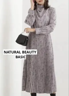 NATURAL BEAUTY BASIC 花柄プリーツワンピース ドレープネック