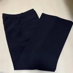 UNIQLO ネイビー　フレアパンツ
