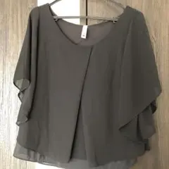 【美品】Q♥ キュー ブラック トップス ブラウスのサムネイル