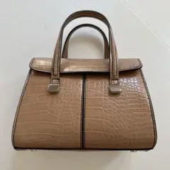 クロコダイル風ベージュハンドバッグ