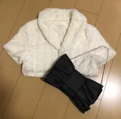 【バッグ＆ボレロセット売り】パーティークラッチバッグ黒＆ファーボレロ白