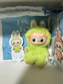 Vイニシャル　THE MONSTERS PIN FOR LOVE ラブブ