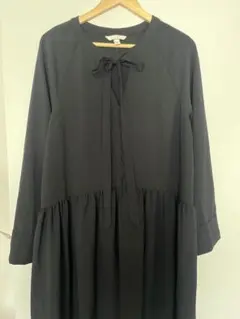 H&M 黒 リボン付きロングワンピース 前ボタン