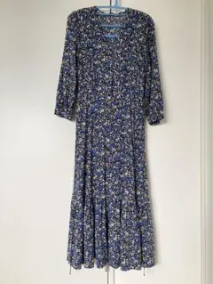 UNIQLO プリントVネックフレアワンピース花柄　ネイビー　ティアード