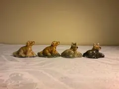 WADE社製　ミニチュアフィギュア　アンティーク　犬