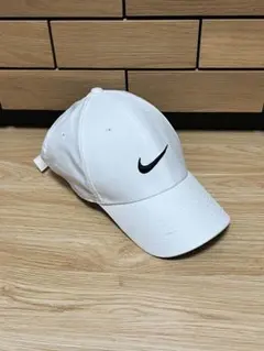 NIKE（ナイキ）レガシー91 キャップ 白 Dri-FIT ゴルフ　スポーツのサムネイル