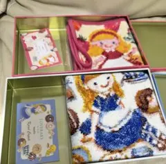 フェイラーxカレルチャペック コラボ　2種　新品　ハンカチ　缶