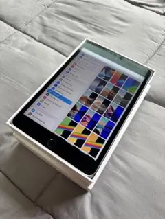 Apple iPad mini 4 128GB 電池100%のサムネイル